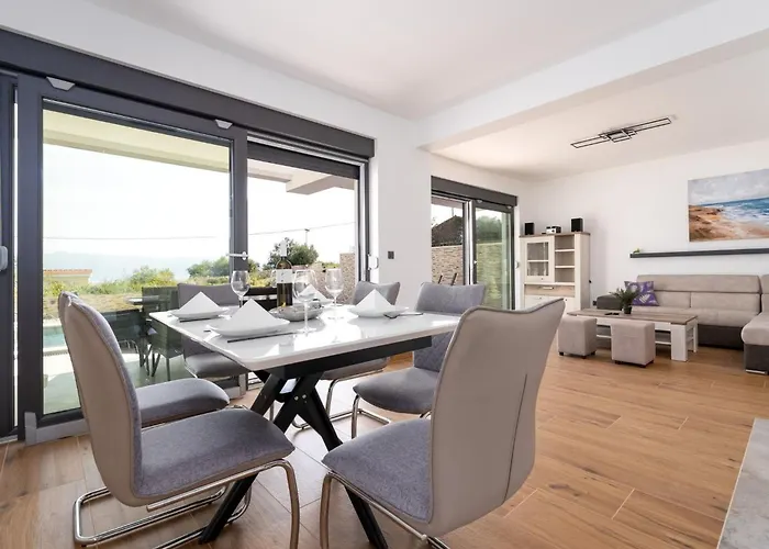 Rosemary Mit Pool Und Panoramablick Auf By Interhome *