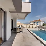 Rosemary Mit Pool Und Panoramablick Auf By Interhome