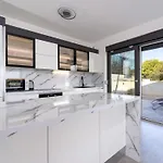 Rosemary Mit Pool Und Panoramablick Auf By Interhome Vakantiehuis Risika