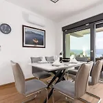 Vakantiehuis Rosemary Mit Pool Und Panoramablick Auf By Interhome *