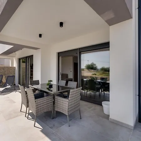 Rosemary Mit Pool Und Panoramablick Auf By Interhome Risika
