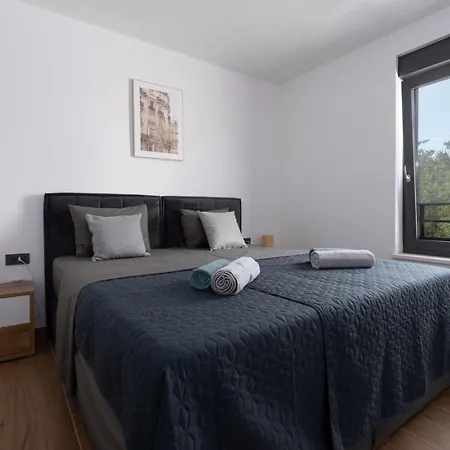Holiday home Rosemary Mit Pool Und Panoramablick Auf By Interhome *